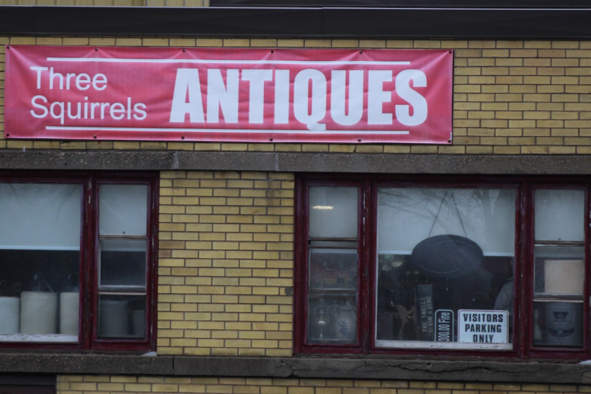 Smash and grab robberies a hard hit for local antique businesses -  StratfordToday.ca