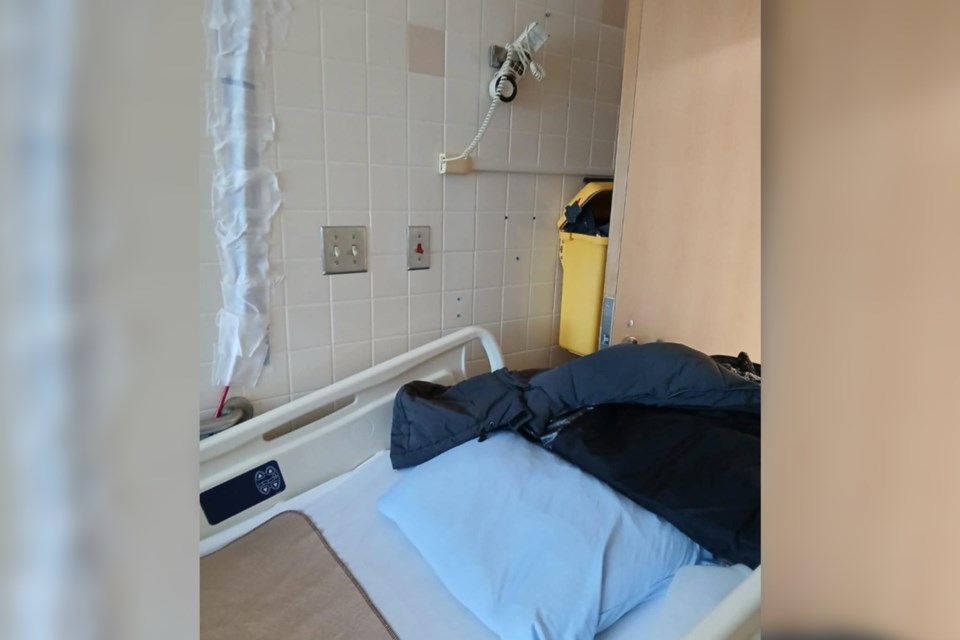 260225_gervais_hospital_room_1