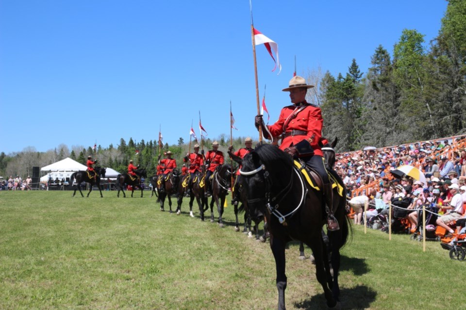 040724_rcmp_musical_ride