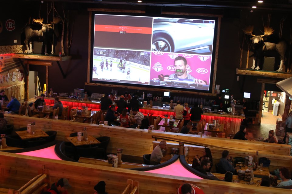 The main dining area at Wacky's in Thunder Bay, which opened for business on Thursday, Nov. 10, 2016 (Leith Dunick, tbnewswatch.com). 