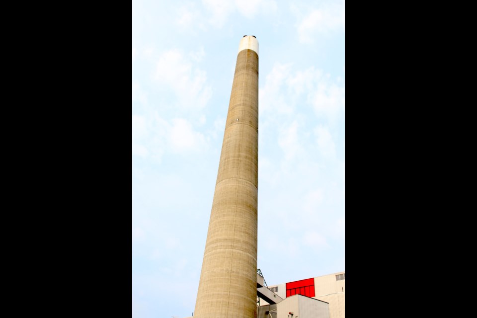 The former Thunder Bay Generating Station stack is believed to be the tallest structure in Northwestern Ontario (TBNewswatch file)