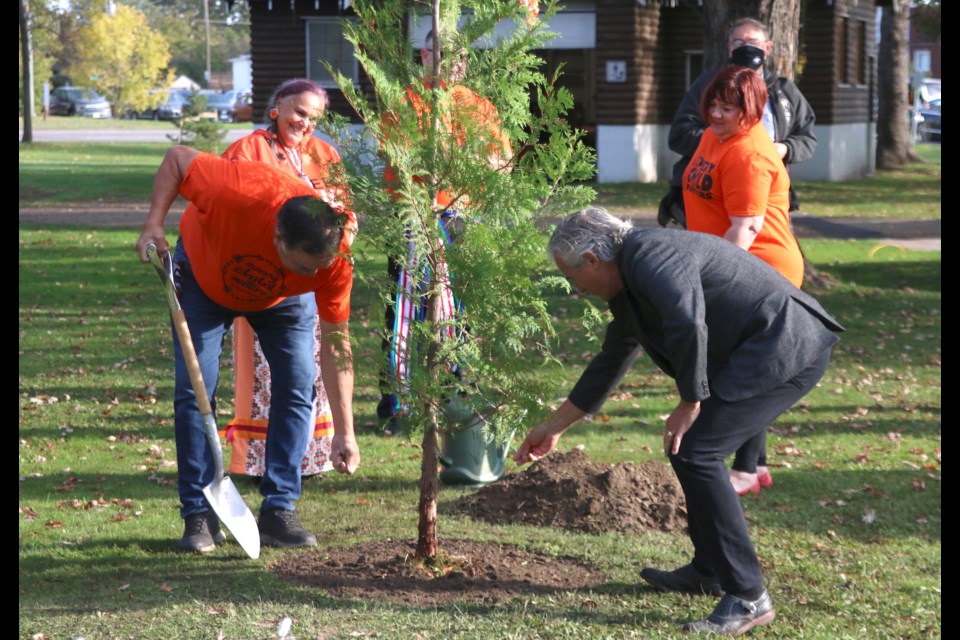 Fort William First Nation Chief Peter Collins and Thunder Bay Mayor Bill Mauro took part in a tree planting ceremony at Vickers Park in honour of Truth and Reconciliation Day. (Photos by Doug Diaczuk - Tbnewswatch.com). 