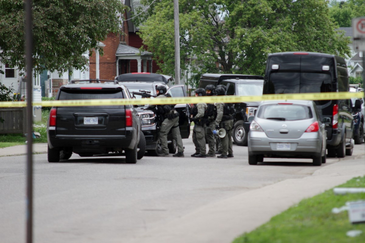 Large police presence on Bethune Street (UPDATED) - TBNewsWatch.com