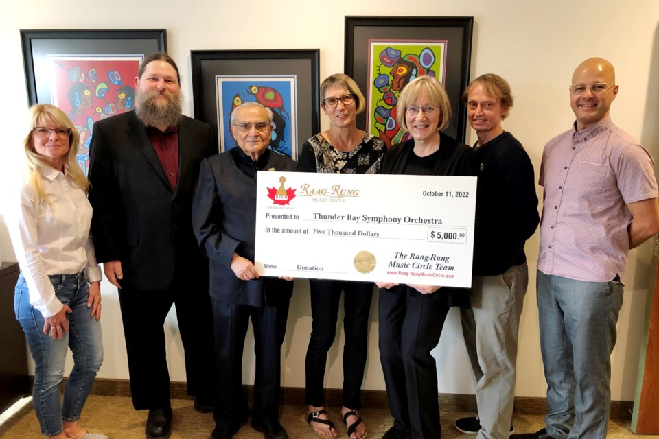 , from L-R: Tammy Holmes, Kevin Sidlar, Inderjit Nirdosh, Linda Penner (President, Board of Directors, TBSO), Colleen Kennedy (Director of Development, TBSO), Carl Goodwin and Rajesh Talpade