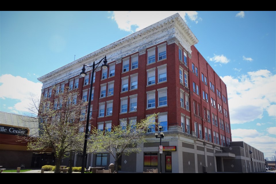 The Chapples Building was constructed in 1913 to house the offices and sample market for trading for the Canadian Grain Commission