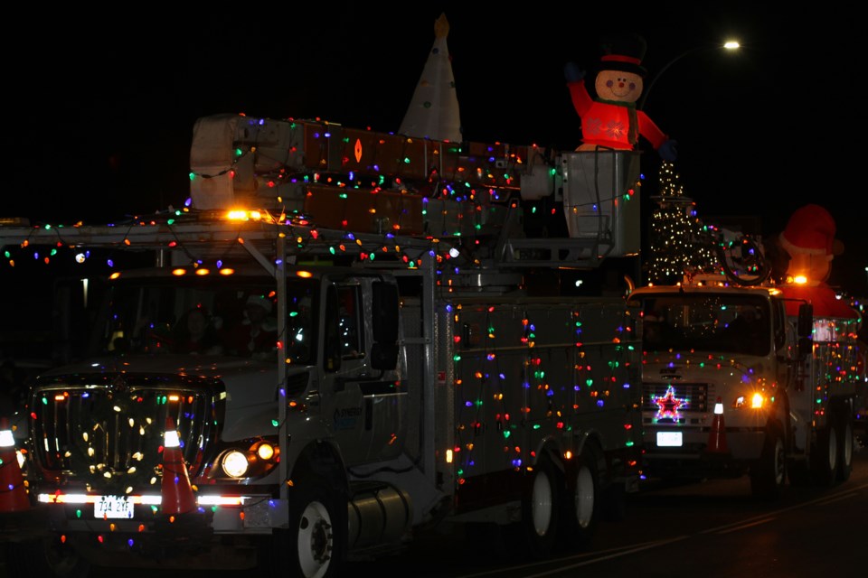 Parade of Lights delights holiday crowds