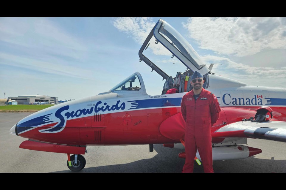 Cpt. Steven Sparks wtih RCAF Snowbirds