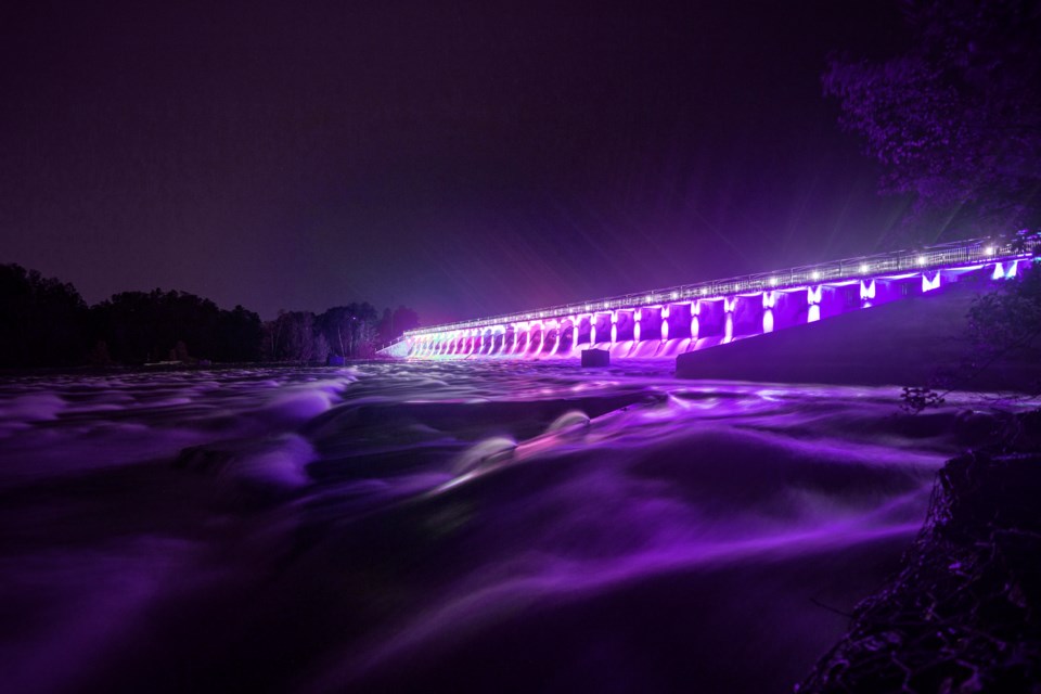 boulevard-lake-dam-illuminated-in-purple