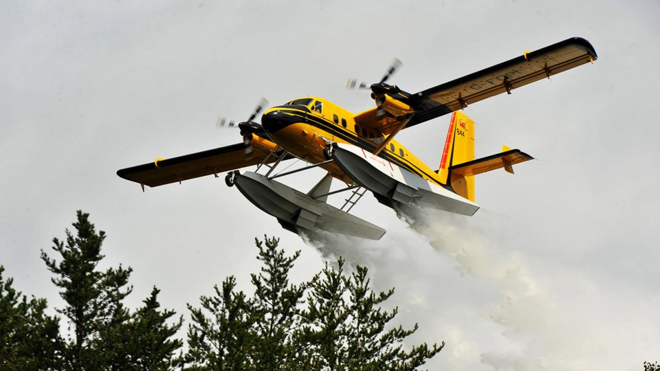 firefighting-waterbomber