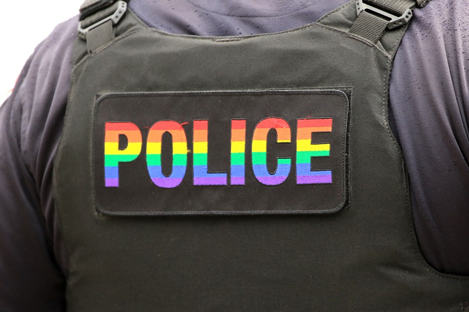 thunder-bay-police-rainbow-patch