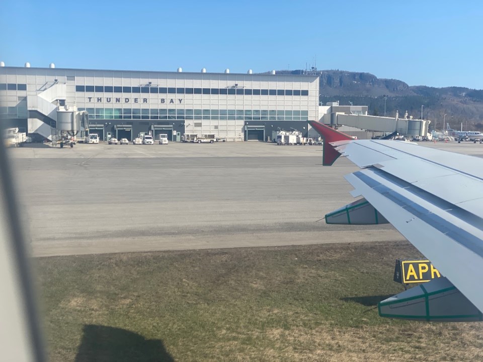 thunder-bay-airport-terminal-one