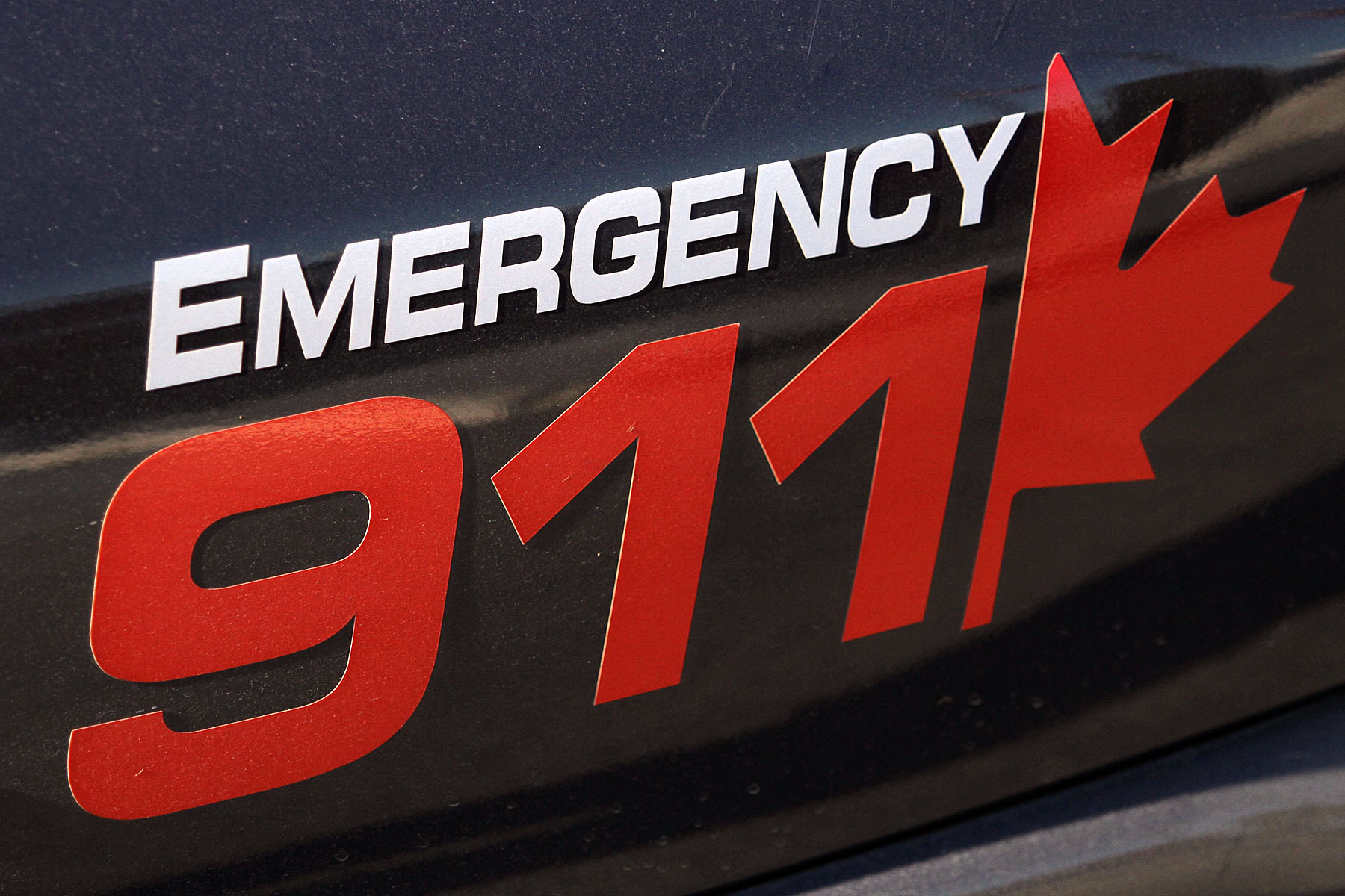 911 emergency logo