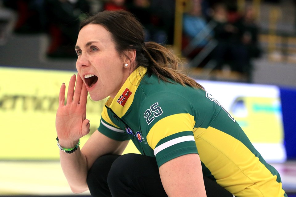 Team Northern Ontario third Andrea Kelly directs her sweepers on Monday, Feb. 17, 2025 during Draw 9 play at the Scotties Tournament of Hearts at Fort William Gardens. (Leith Dunick, tbnewswatch.com)