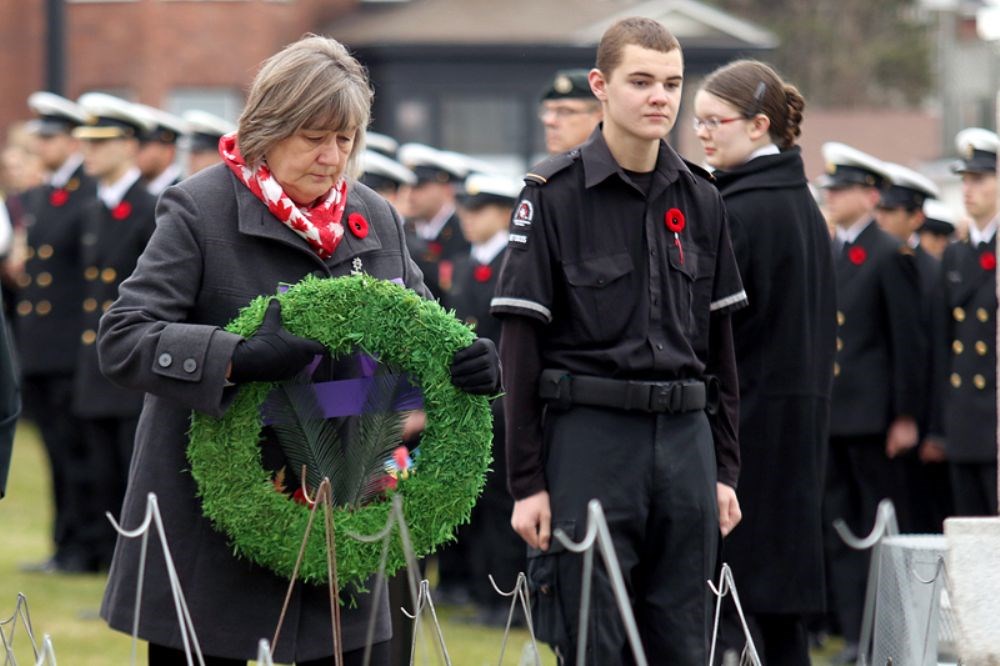 Silver Cross Mother Lays First Wreath In Remembrance Day Tribute 15 Photos 2070