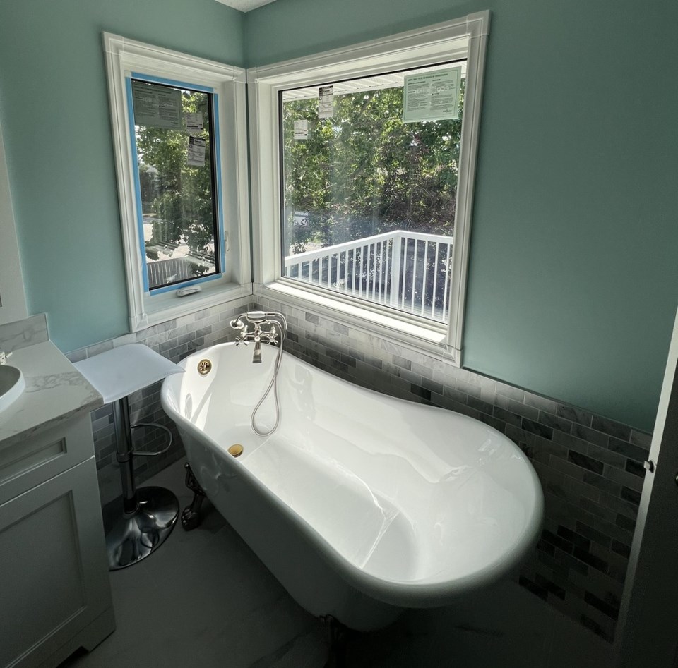 ecoline-windows-bathroomcalgary