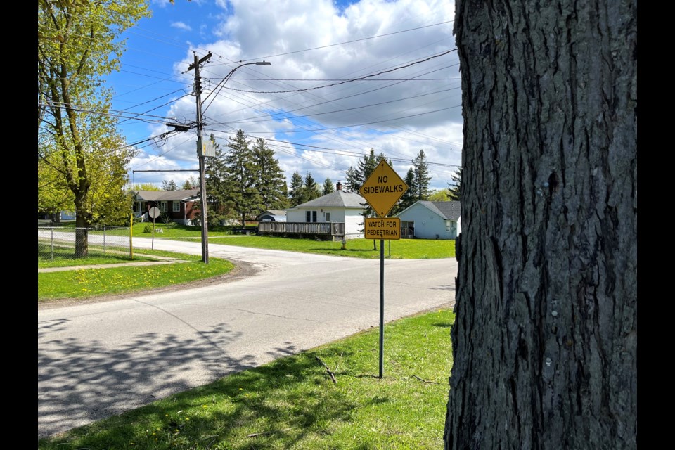 There is a lack of sidewalks in Allanburg.