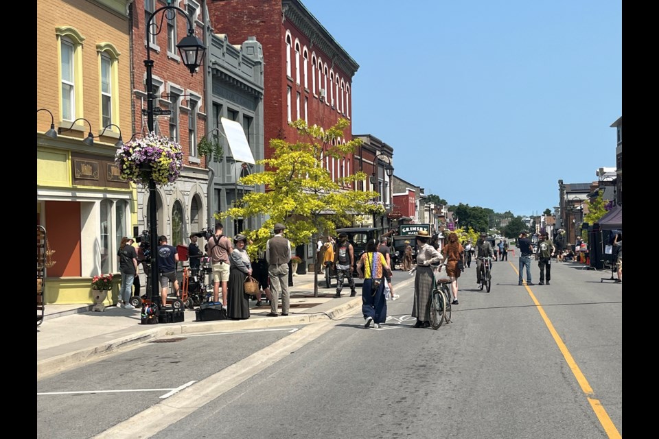 Murdoch Mysteries has started filming on Front St. in downtown Thorold. Set in early 1900s Toronto, Murdoch Mysteries revolves around the work of Det. William Murdoch, his wife, Dr. Julia Ogden (Helene Joy) and Murdoch’s colleagues at Station 4 of the Toronto Constabulary.