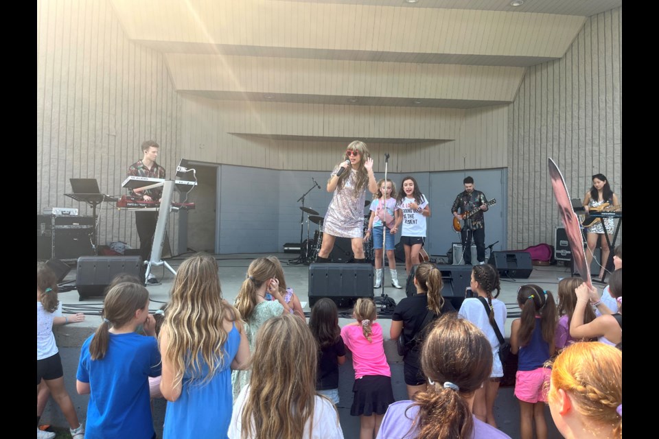 On Saturday afternoon, the Thorold Community Market celebrated its end of the season with a special performance by All About the Swifties, a Taylor Swift tribute act.