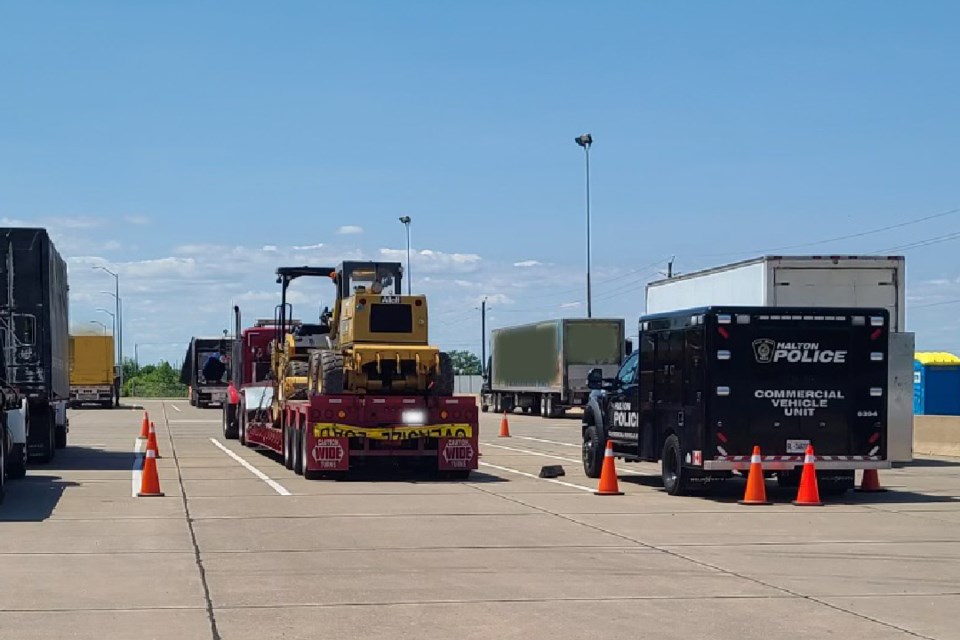 On Friday July 19, 2024, the Niagara Regional Police Service, Halton Police Service, Ministry of Transportation and the Town of Lincoln partnered for a joint enforcement initiative focusing on commercial motor vehicle enforcement