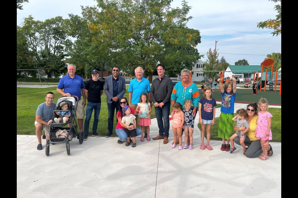 Local families with Councillors Henry D'Angela, Tim O'Hare, CAO Manoj Dilwaria, Mayor Terry Ugulini, Councillors Mike De Divitiis and Nella Dekker.