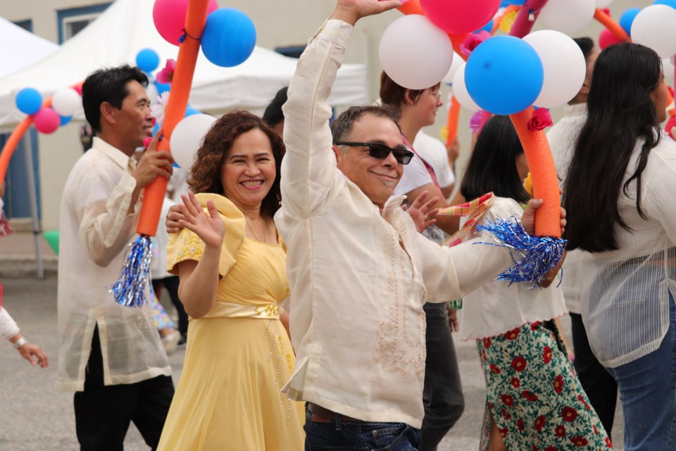 2022-08-20-Filipino Fiesta-crowd 4