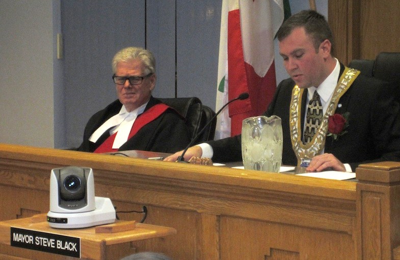 Mayor Steve Black makes his inaugural speech to council on Monday night. Andrew Autio for TimminsToday