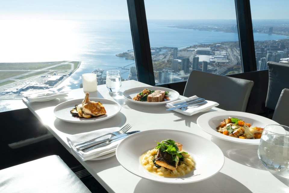 360 CN Tower main dish selections.