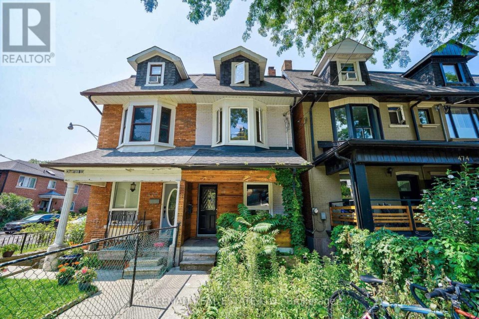 472 Crawford St. has been listed for auction with bids beginning at $1.