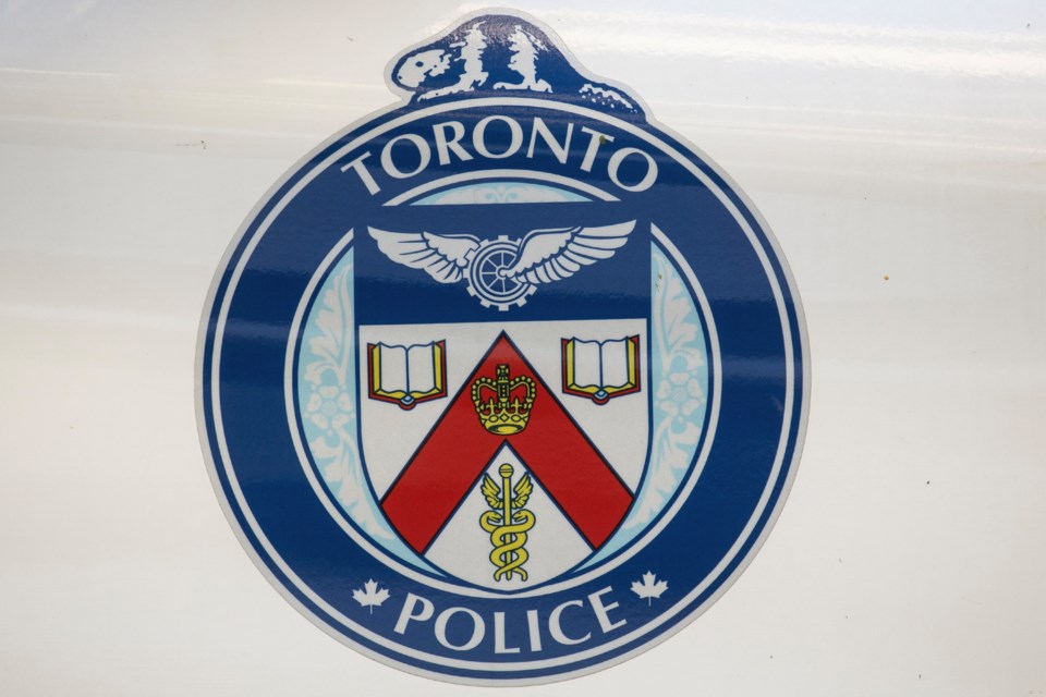 20240822torontopolicelogoka01