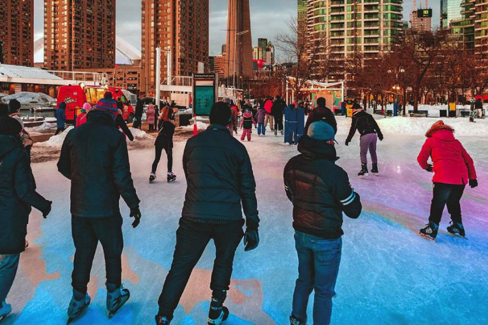 20241212harbourfrontcentrerink