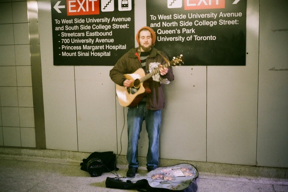 20241113subwaybuskertoronto2011