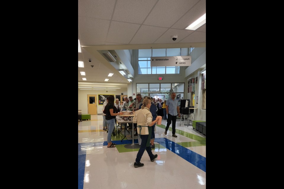 Aug 30 saw a huge crowd lined up the door being served a fantastic pancake breakfast with bacon, sausages, pancakes and the fixings in a buffet style set up in the main reception area of the Neerlandia Public School.