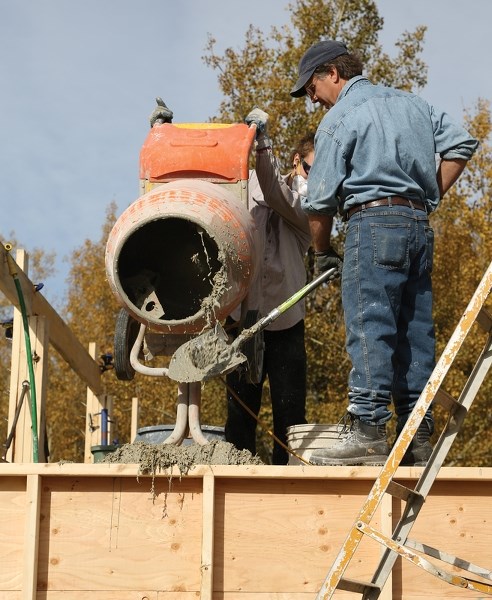 building-a-house-with-hemp-townandcountrytoday