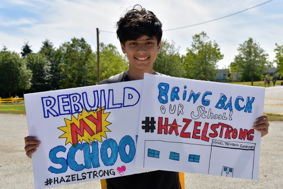 hazel-trembath-rally-signs-boy