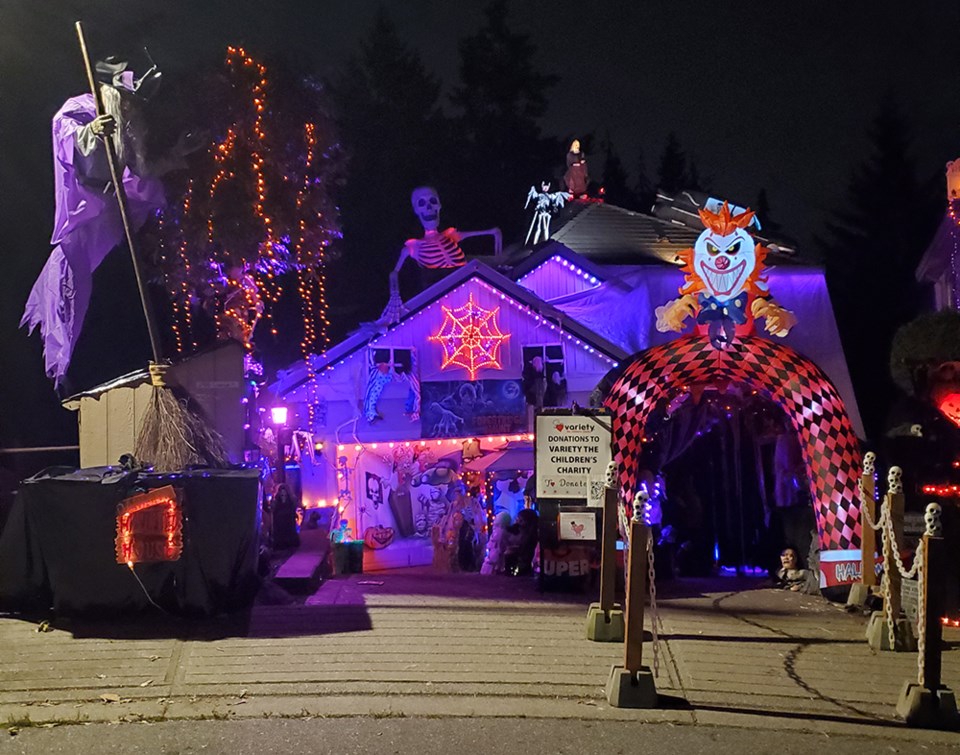 marlenebileskycoquitlamwestwoodplateauforestridgeplacehalloweendisplay_2024