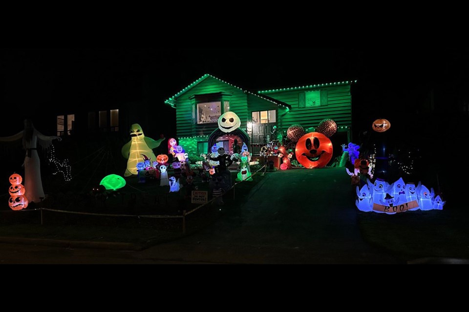 Huge Halloween Display In Port Coquitlam Wrecked By Thieves - Tri-City News