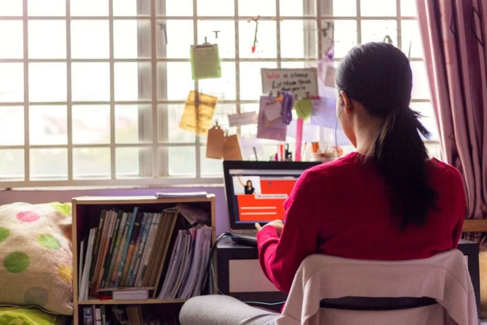 universitycollegestudentlaptopdorm-getty-images