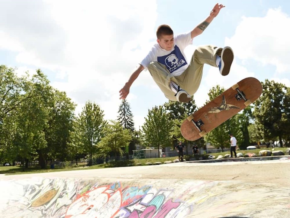 alexis-macrae-catches-some-air-out-of-the-bowl-at-china-creek-skatepark-photo-dan-toulgoet