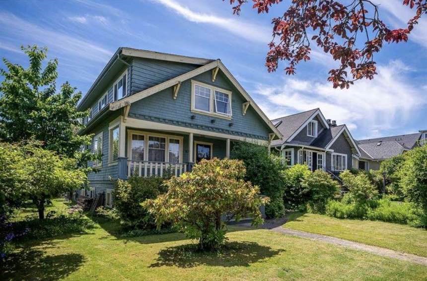 A beautiful house near Point Grey is listing a room for rent for $950. The only catch? You'd have to live with seven roommates and there's no picture of the room.