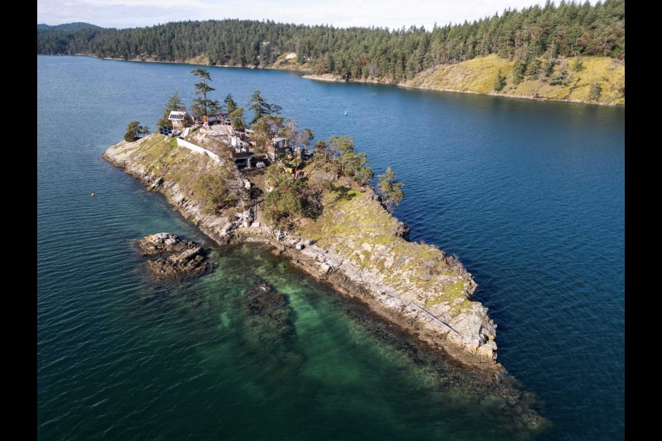 Clamshell Islet sits on a rocky outcropping near Salt Spring Island about 30 km from Metro Vancouver.