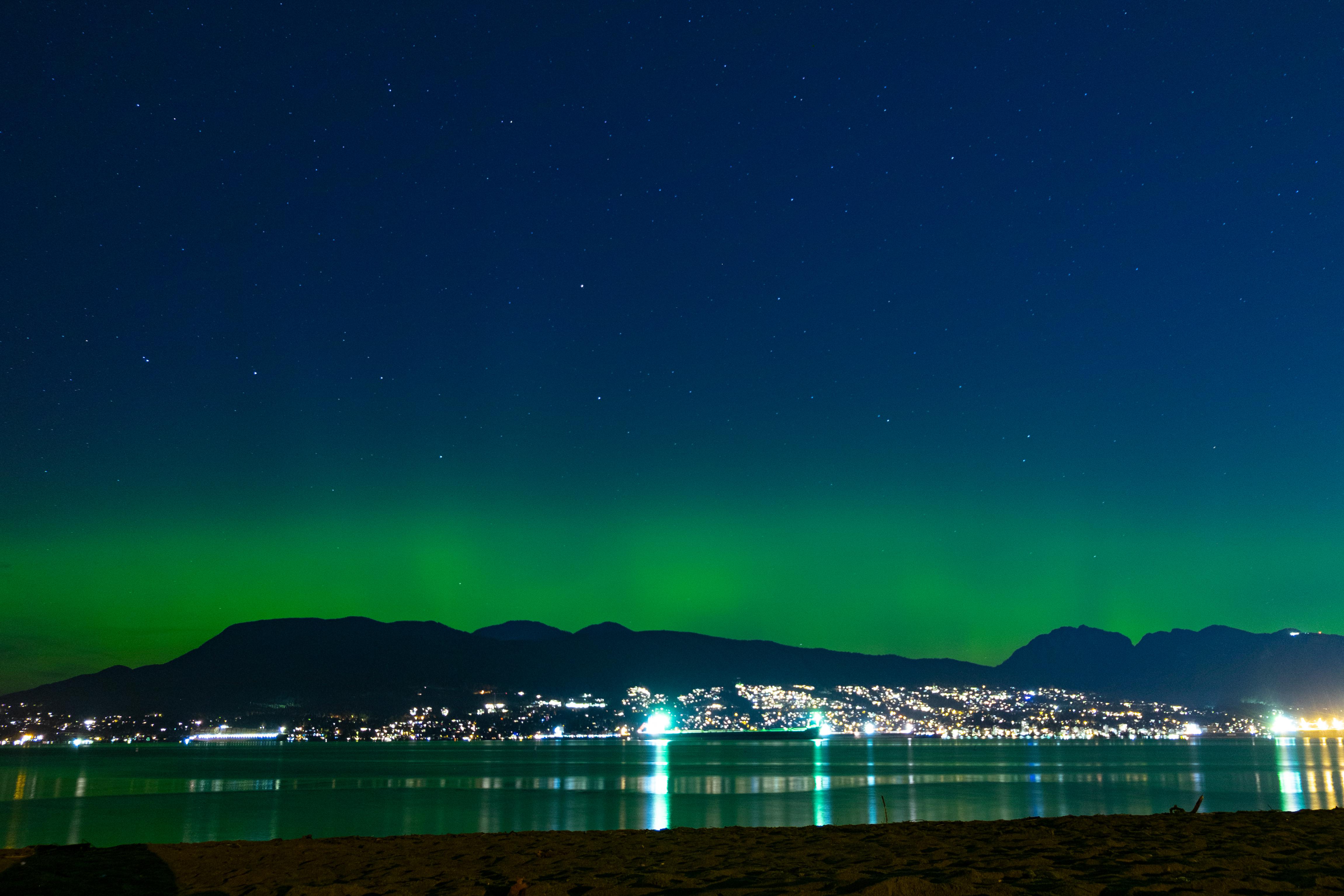 Northern lights appearing in night sky over Vancouver Island - Victoria  Times Colonist
