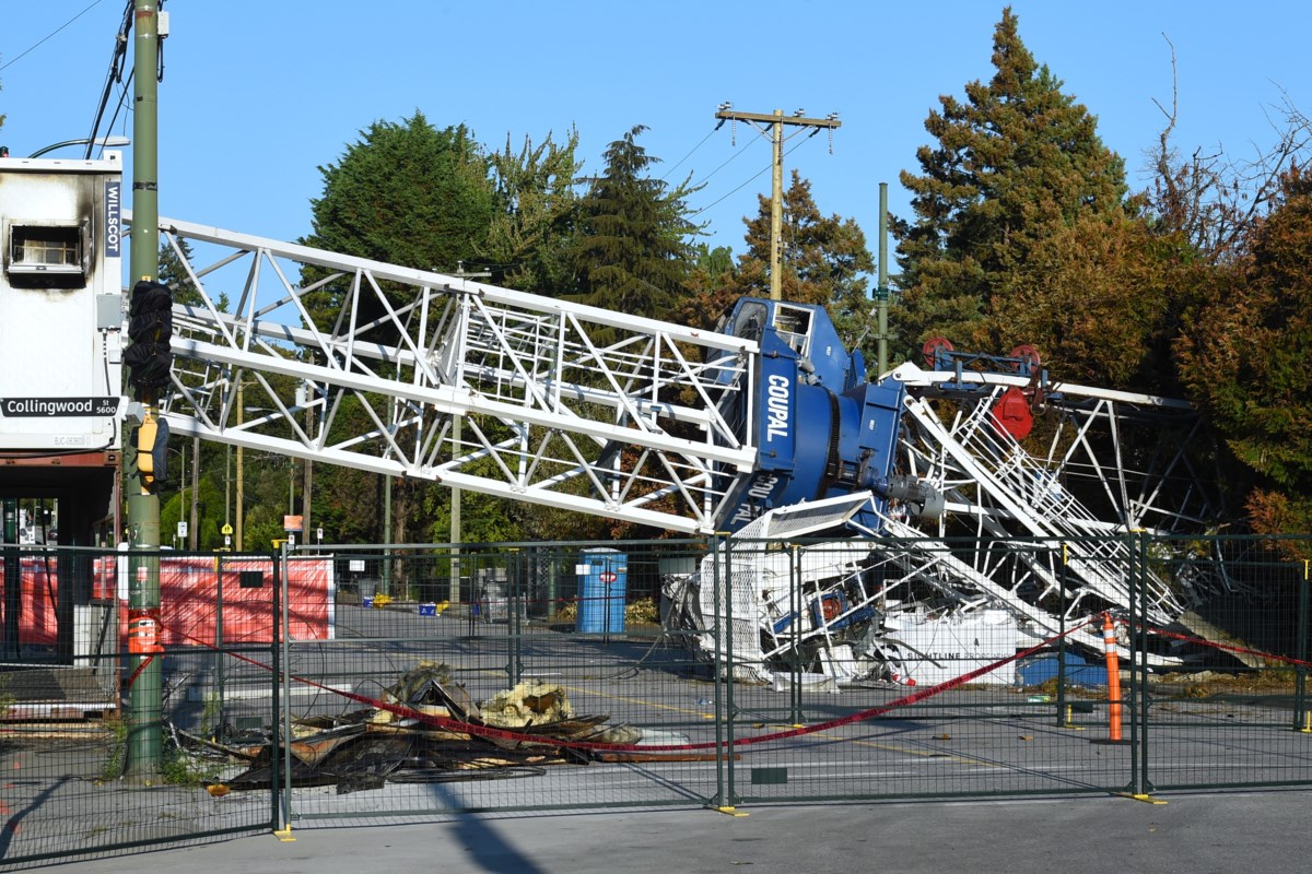 Crane collapse: Clean-up work begins two weeks after building fire