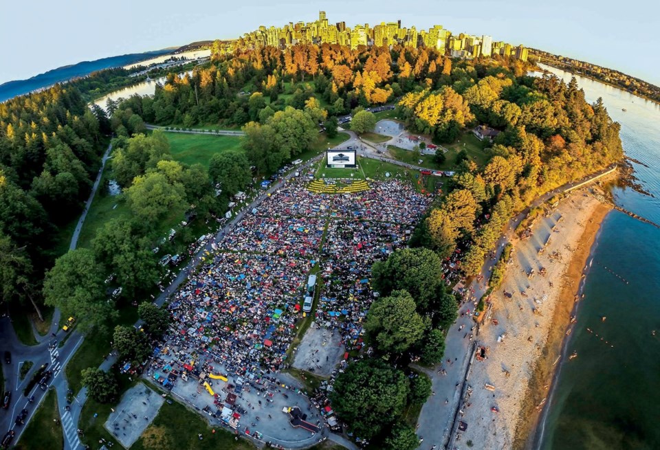 outdoor-movies-stanley-park-vancouver-summer