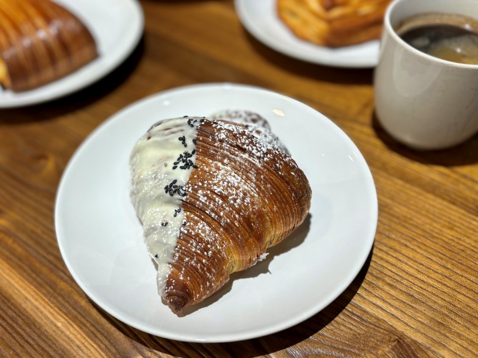 angus-t-bakery-vancouver-croissant