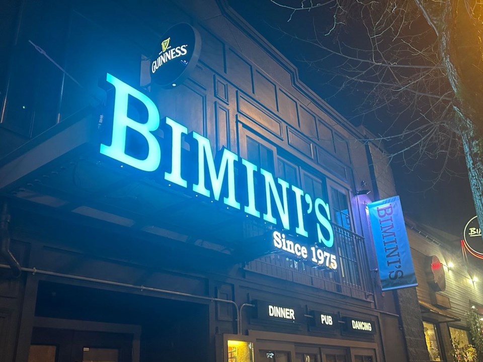 biminis-since-1975-pub-kitsilano-vancouver