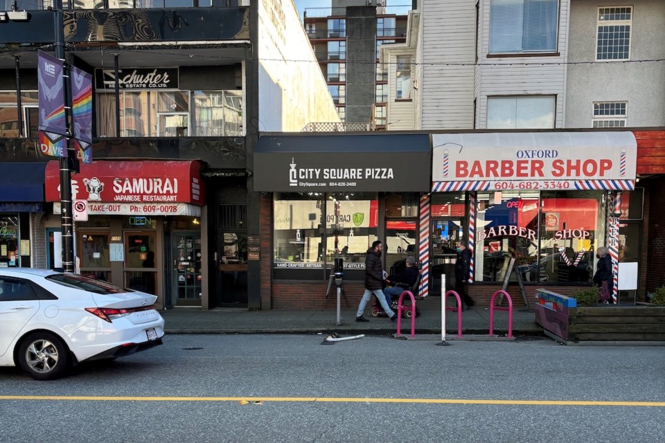 city-square-pizza-davie-vancouver-2024