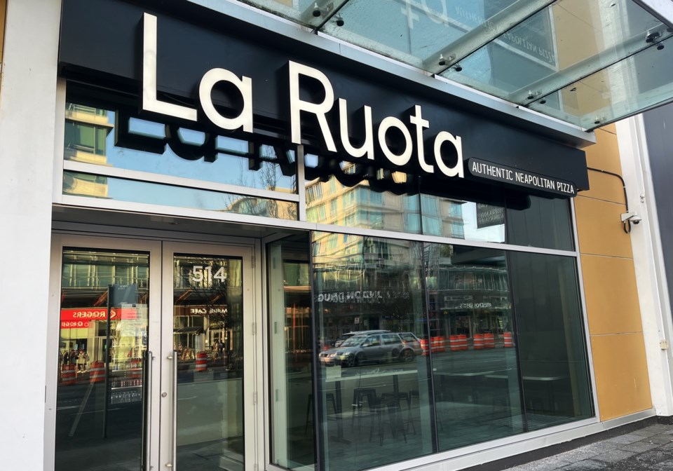 la-ruota-vancouver-pizza