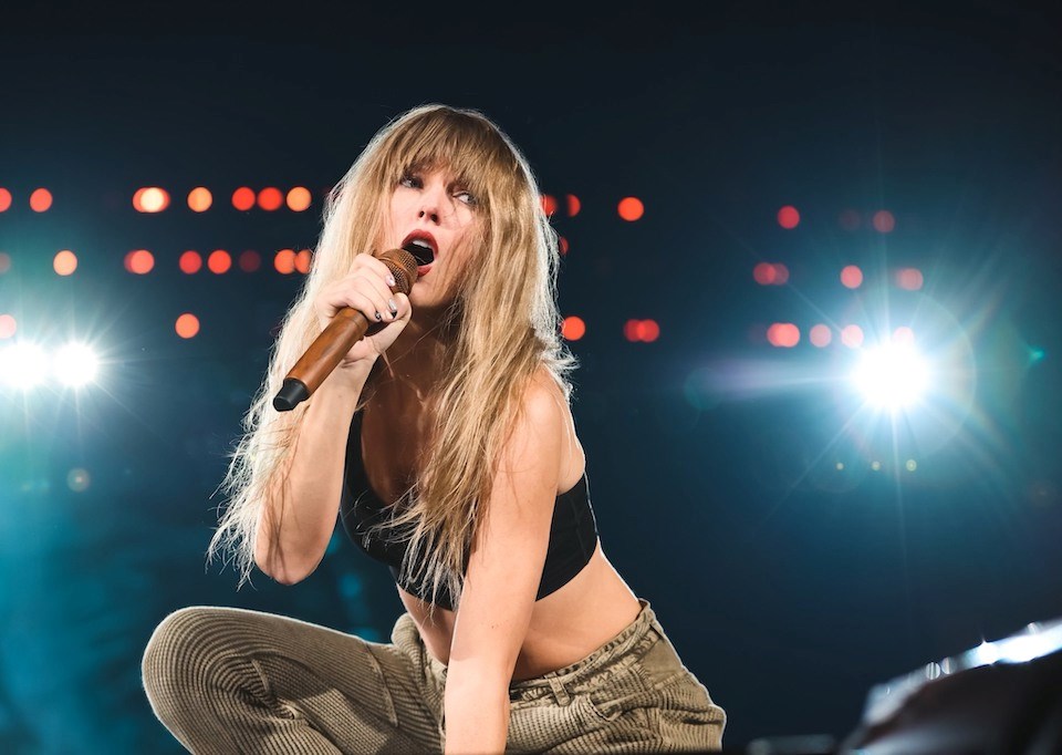 Taylor Swift Eras Tour fan fundraiser for Food Banks Canada Pique