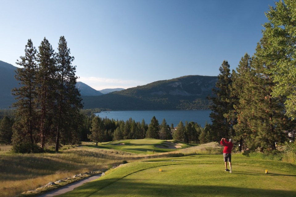 golf-kamloops-talking-rock-golfer-swing