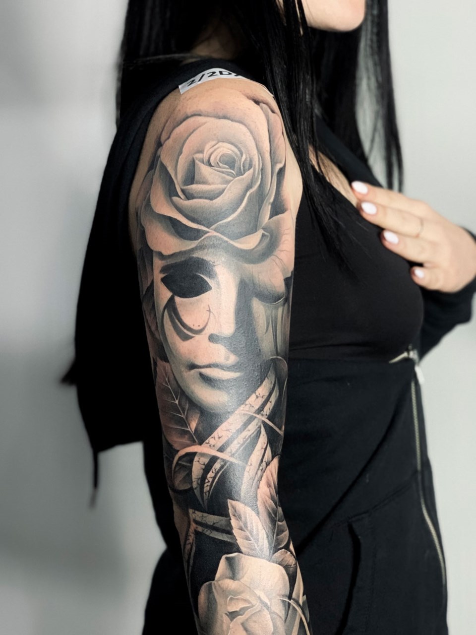 thefall-hanna-face-mask-tattoo-sleeve-shoulder-close-up